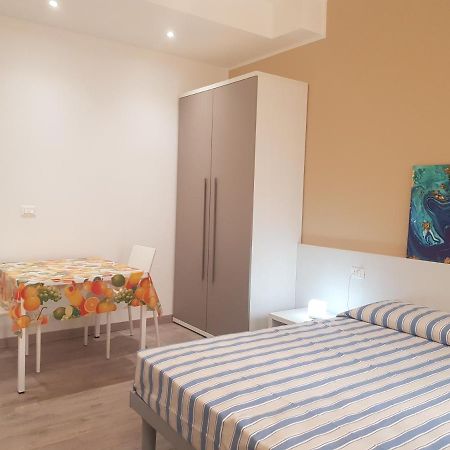 Cristina Sweet Home Savona Bagian luar foto
