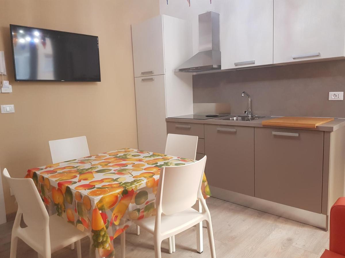 Cristina Sweet Home Savona Bagian luar foto
