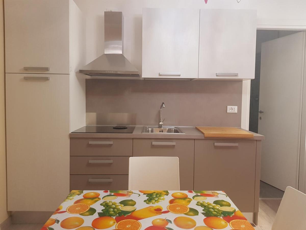 Cristina Sweet Home Savona Bagian luar foto