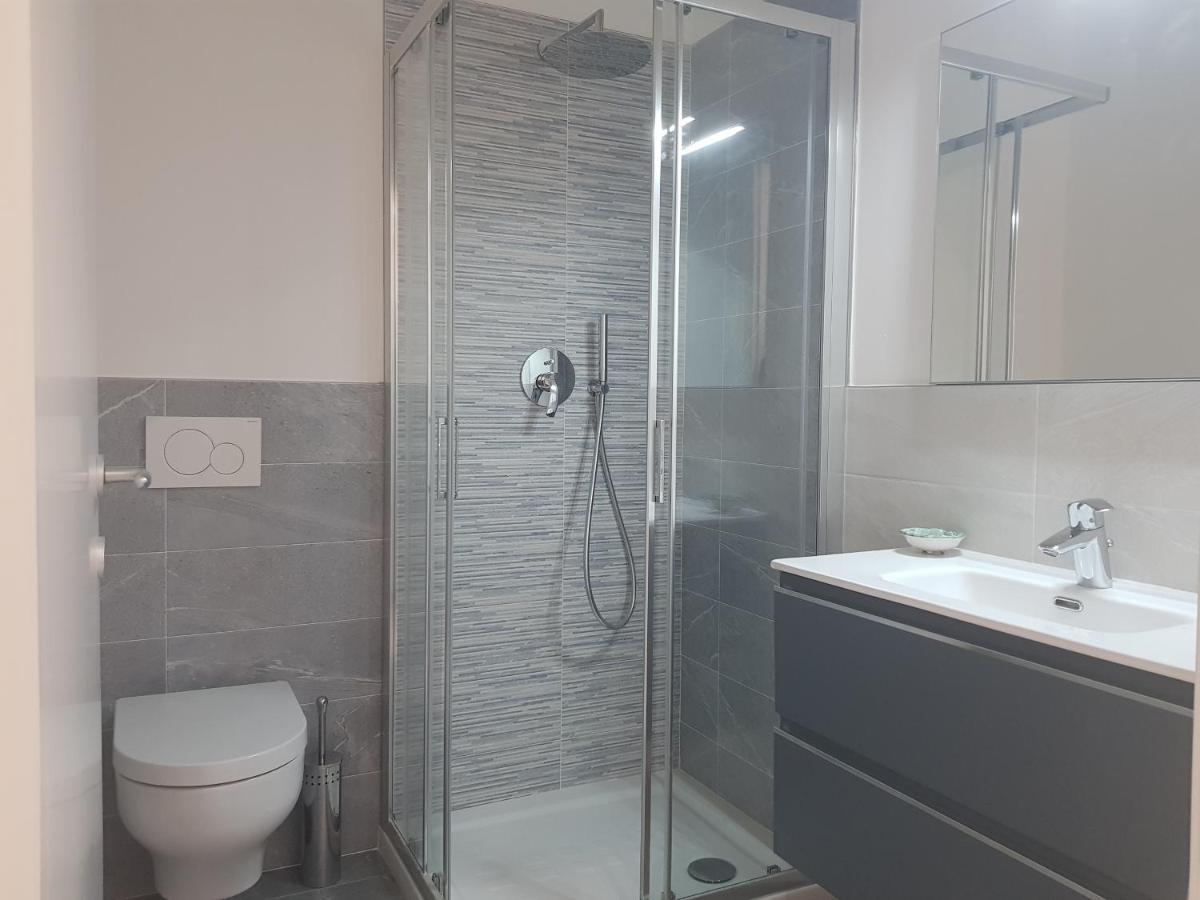 Cristina Sweet Home Savona Bagian luar foto
